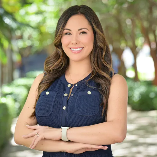 Candice Goldberg, Agent in  - Compass