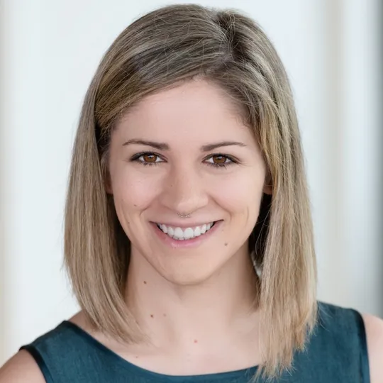 Caitlin Riley, Agent in  - Compass