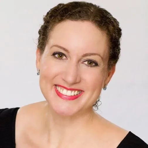 Amy Macon, Agent in  - Compass