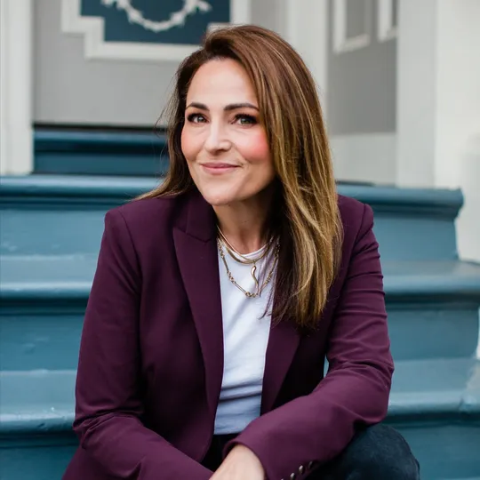 Petra Langer, Agent in  - Compass