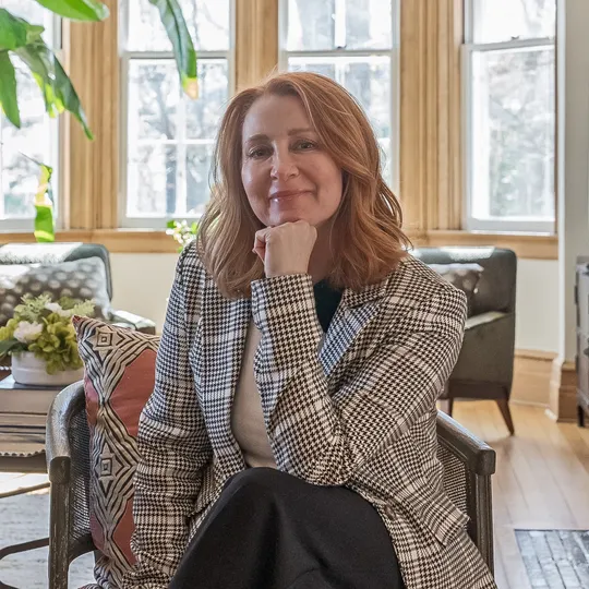 Elyse Wolfe, Agent in  - Compass