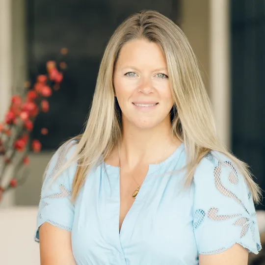 Samantha Livingston, Agent in  - Compass