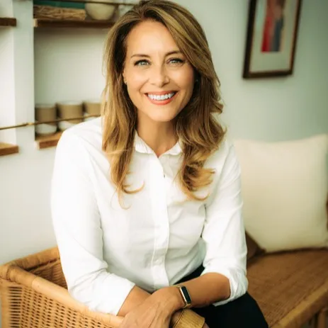 Kristin Fox, Agent in  - Compass