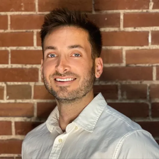 Ryan Hansen, Agent in  - Compass