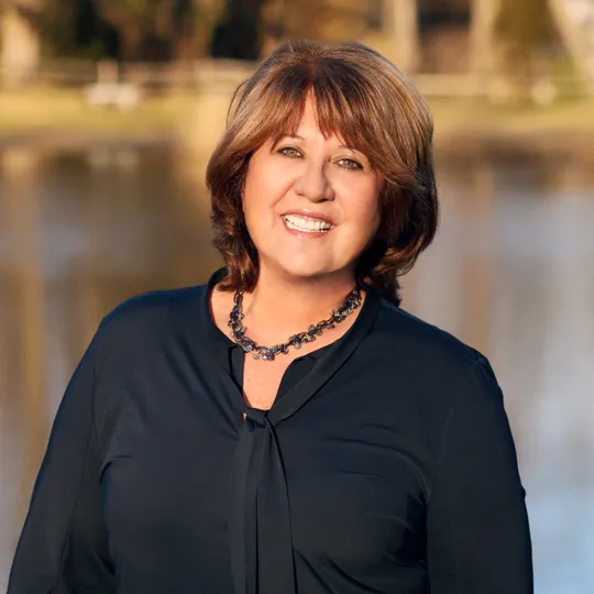 Connie Liappas, Agent in  - Compass