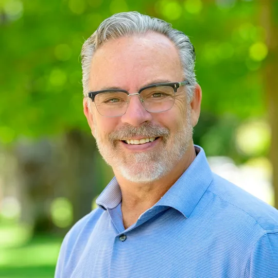 Vince Albano, Agent in  - Compass