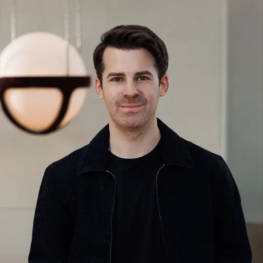 Spencer Simon, Agent in  - Compass