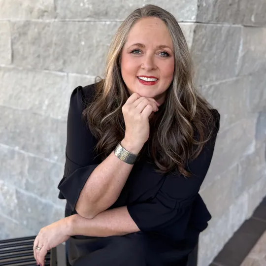 Dana Considine, Agent in  - Compass