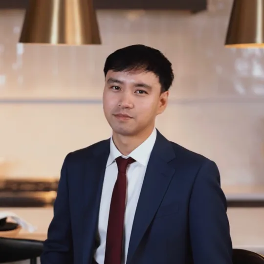 Tan Pham, Agent in  - Compass