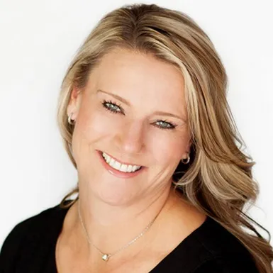 Cat Cooper, Agent in  - Compass