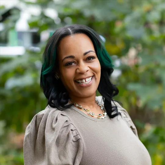 Lillian Roberts, Agent in  - Compass