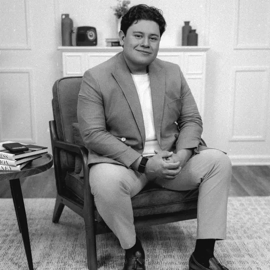 Melvin Ciciliano, Agent in  - Compass