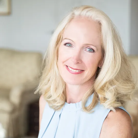 Christine Mitchell, Agent in  - Compass