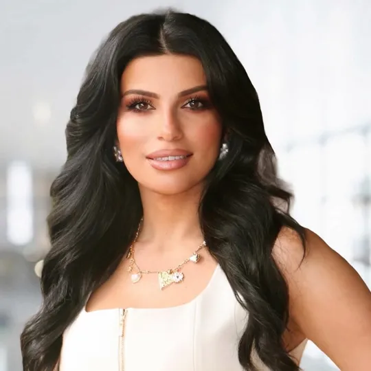 Raya Sadi, Agent in  - Compass