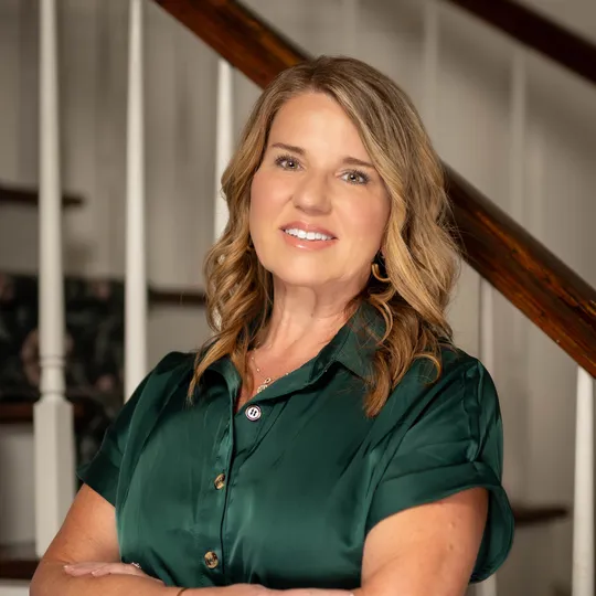 Amy Barrios, Agent in  - Compass