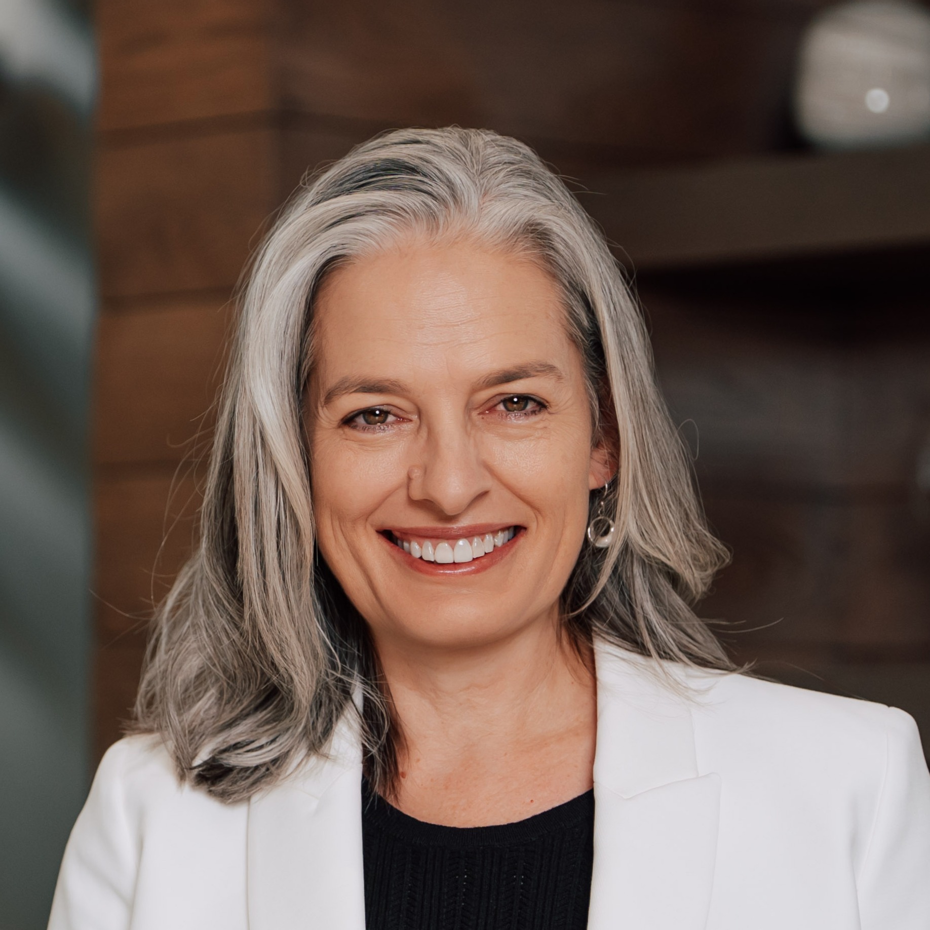 Headshot of Nikki Wiederaenders