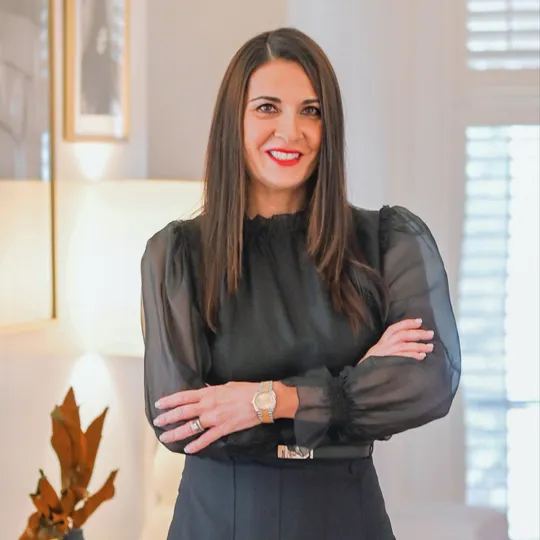 Caroline Antonacci, Agent in  - Compass