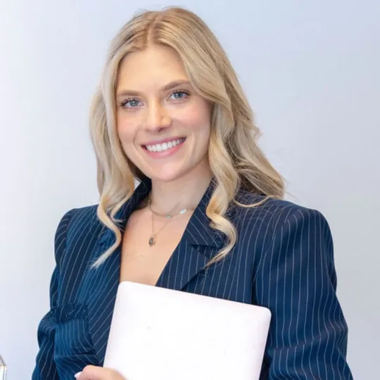 Maddie Rubinstein, Agent in  - Compass