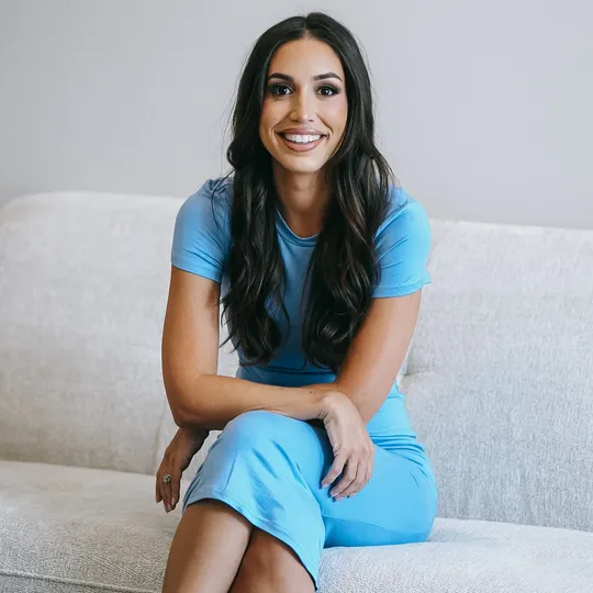 Joanna Levin, Agent in  - Compass