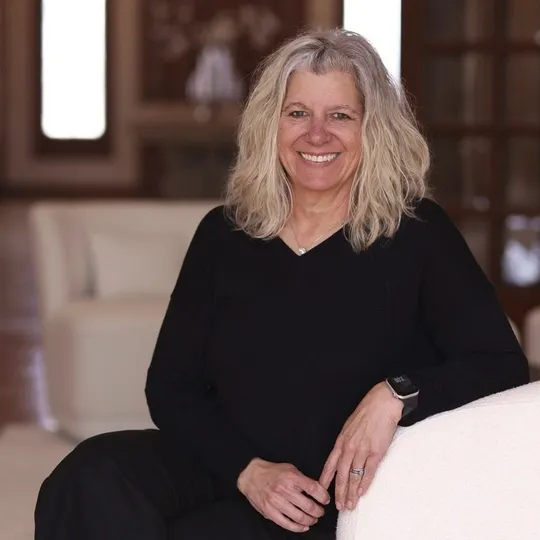 Kerry Lynn Smith, Agent in  - Compass