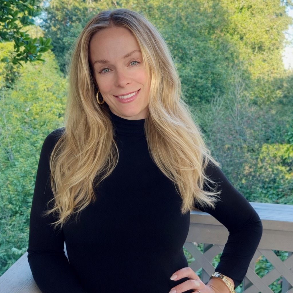 Headshot of Julia Broderick