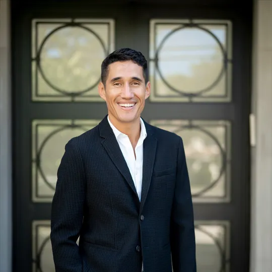 Paul Salazar, Agent in  - Compass