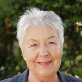 Angela McIntyre, Agent in  - Compass