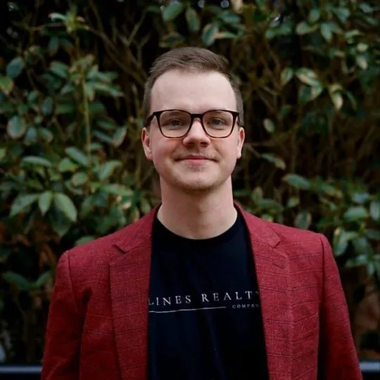 Ethan Lines, Agent in  - Compass