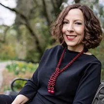 Shanna Desai, Agent in  - Compass