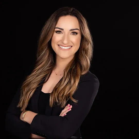 Billie Fratt, Agent in  - Compass