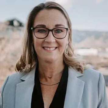 Courtney Martinez, Agent in  - Compass