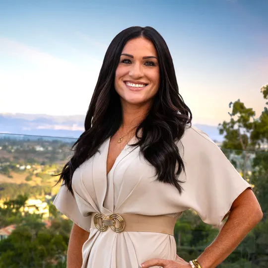 Jeni Yeager, Agent in  - Compass