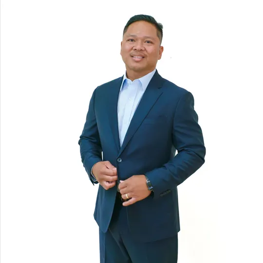 Jerremy Mabalatan, Agent in  - Compass