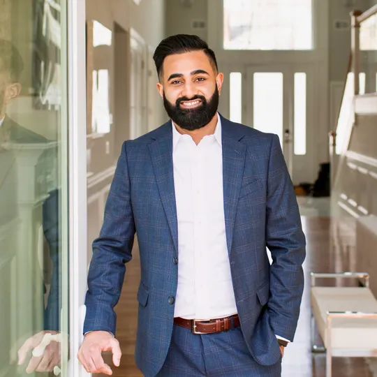 Vinay Modi, Agent in  - Compass