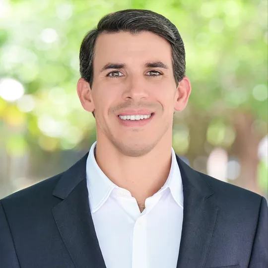 Elias Palacios, Agent in  - Compass