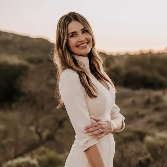 Lindsey Tanner, Agent in  - Compass