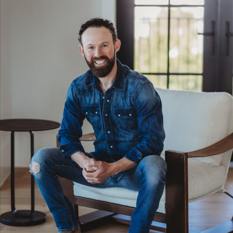 Headshot of Justin Nash