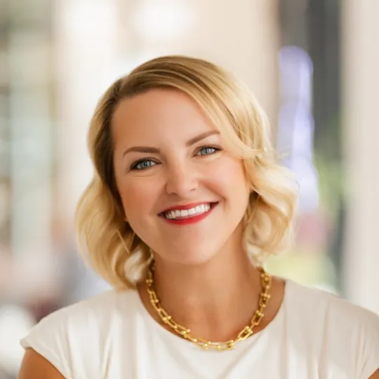 Kelly Levine, Agent in  - Compass