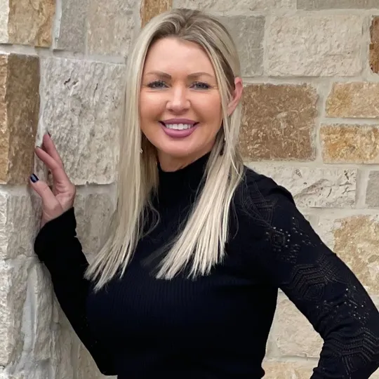 Denita Serralles, Agent in  - Compass