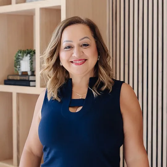 Wanda Arias, Agent in  - Compass