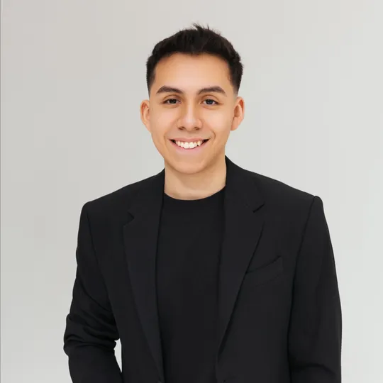 Josh Pelayo, Agent in  - Compass