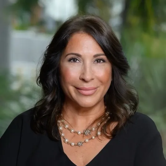 Ellen Taracido, Agent in  - Compass