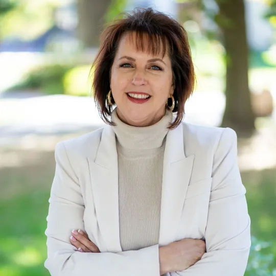 Robin Young, Agent in  - Compass