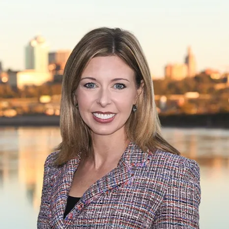 Monica Lazkani, Agent in  - Compass