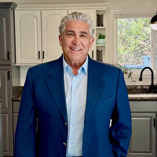 Paul Safavi, Agent in  - Compass
