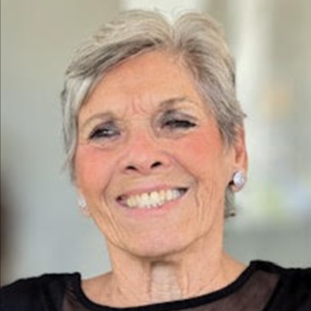 Headshot of Sandra Hoy