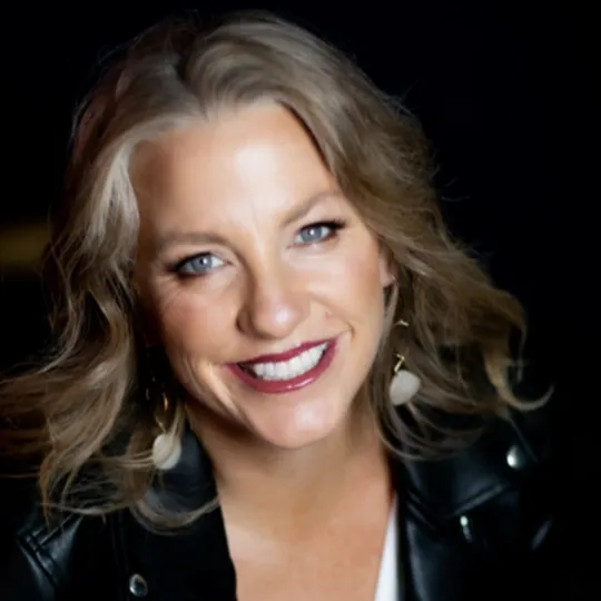 Erika Patron, Agent in  - Compass