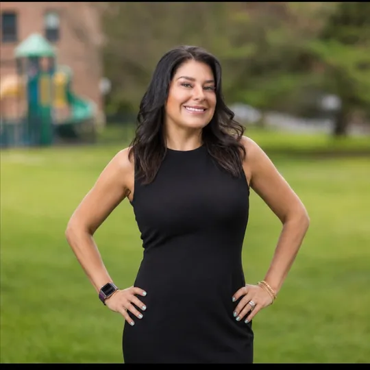 Jessica Akde-Elmazi, Agent in  - Compass