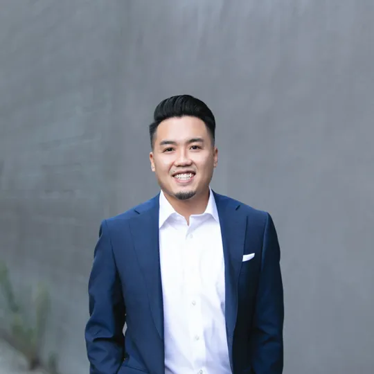 Scott Hoang, Agent in  - Compass