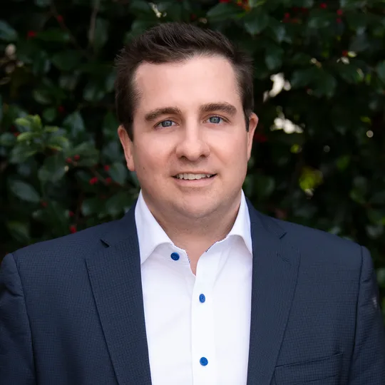 Michael Minghenelli, Agent in  - Compass